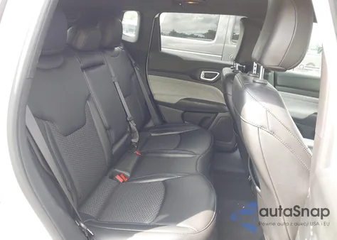 2023 Jeep Compass Latitude 4X4 z USA, uszkodzony, nr VIN 3C4NJDBN5PT514975